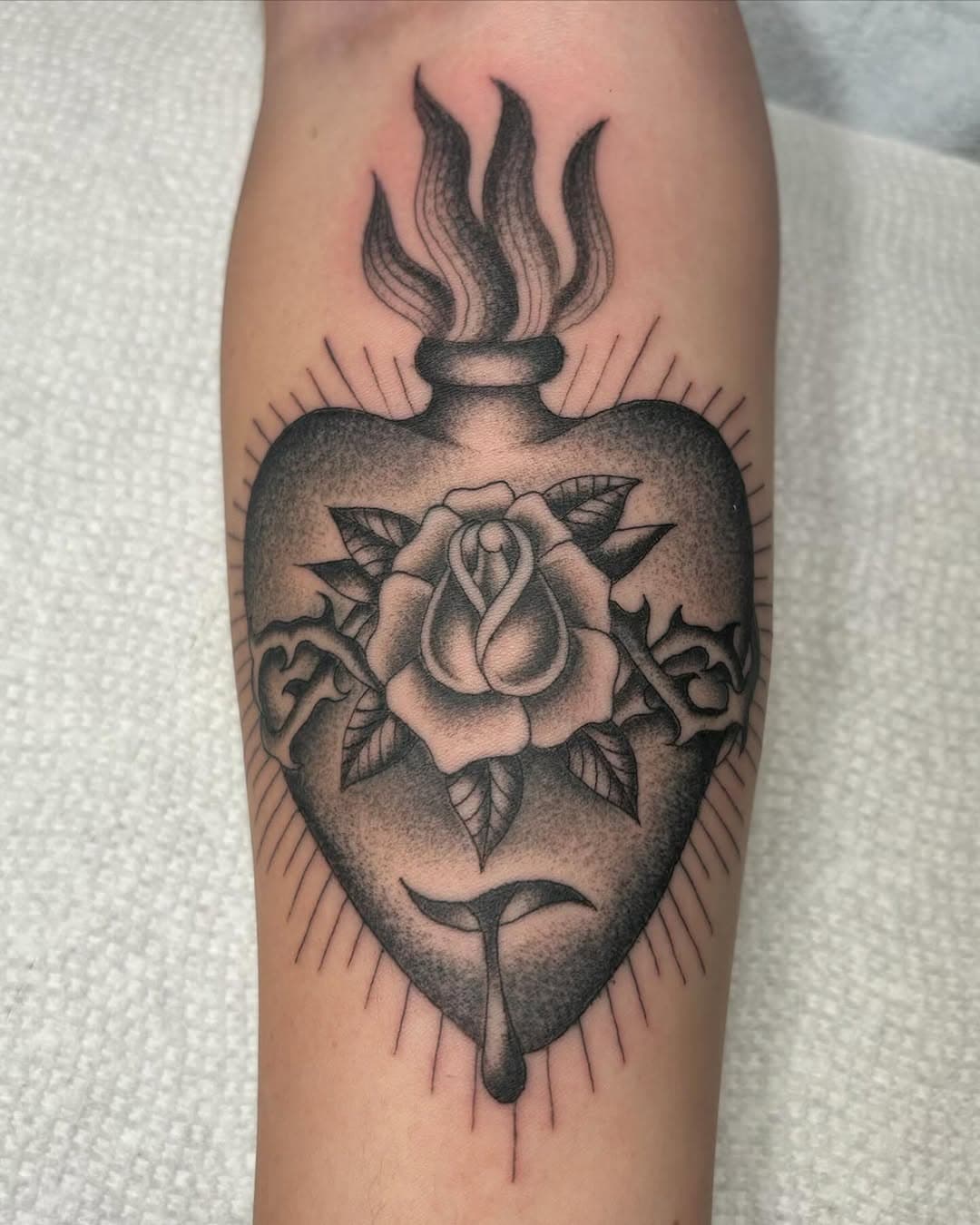 🍀 Welcome @adriannetattoos to @goodlucktattoosc!! 🍀
Give a follow and contact directly to book an appointment with her. Also check out our stories for walk-in availability ☺️