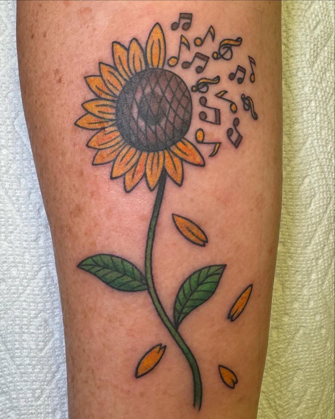 Got a chance to do this sunflower! I have a couple openings next week. Email to book an appointment!