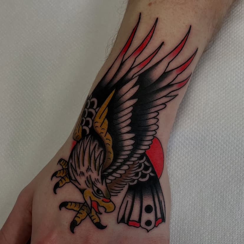 Super fun eagle hand blaster for Jack. Thanks again mate! Had a right laugh! 
For all bookings and enquiries, either drop me a DM or email ustattoo@gmail.com
Cheers 🖤
.
.
.
.
.
#tattoo #traditionaltattoo #tattooflash #traditionaltattooflash #eagle #eagletattoo #handtattoos #colourtattoo #brightandbold #leeds #leedstattoo #jobstopper