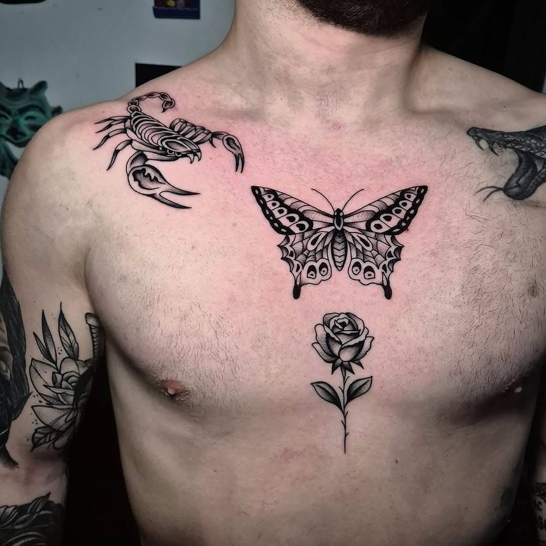 3 chest tattoos in one sitting 💪 made by @edoardo.cucchelli 

#brighton #brightontattoo #ukstudio #tradworkers #traditionaltattoo