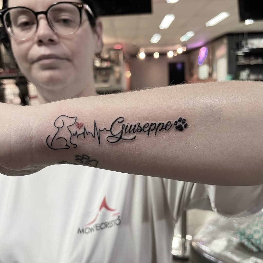 Tattoo de homenagem que rolou essa semana!🫶
.
Feita por @denisamorimtattoo curtiram o resultado? Deixe seu like!
.
Faça seu agendamento com a gente via WhatsApp 11963207316
.
#tattoodelicada