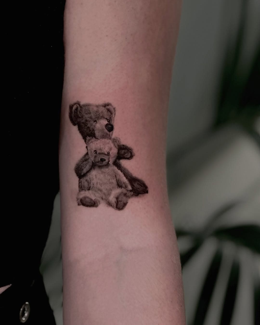 Teddy Buddies by @inamar_art.
Hast du noch deinen Teddy aus der Kindheit?

#tatt #tattoo #tattoos #tattooing #fineline #art #artist #artistsoninstagram #viral #tattooideas #tattooartist #cologne #londontattoo #newyorktattoo #latattooartist #teddy #steiffbear #steiffteddy #dream #childhood #friendship