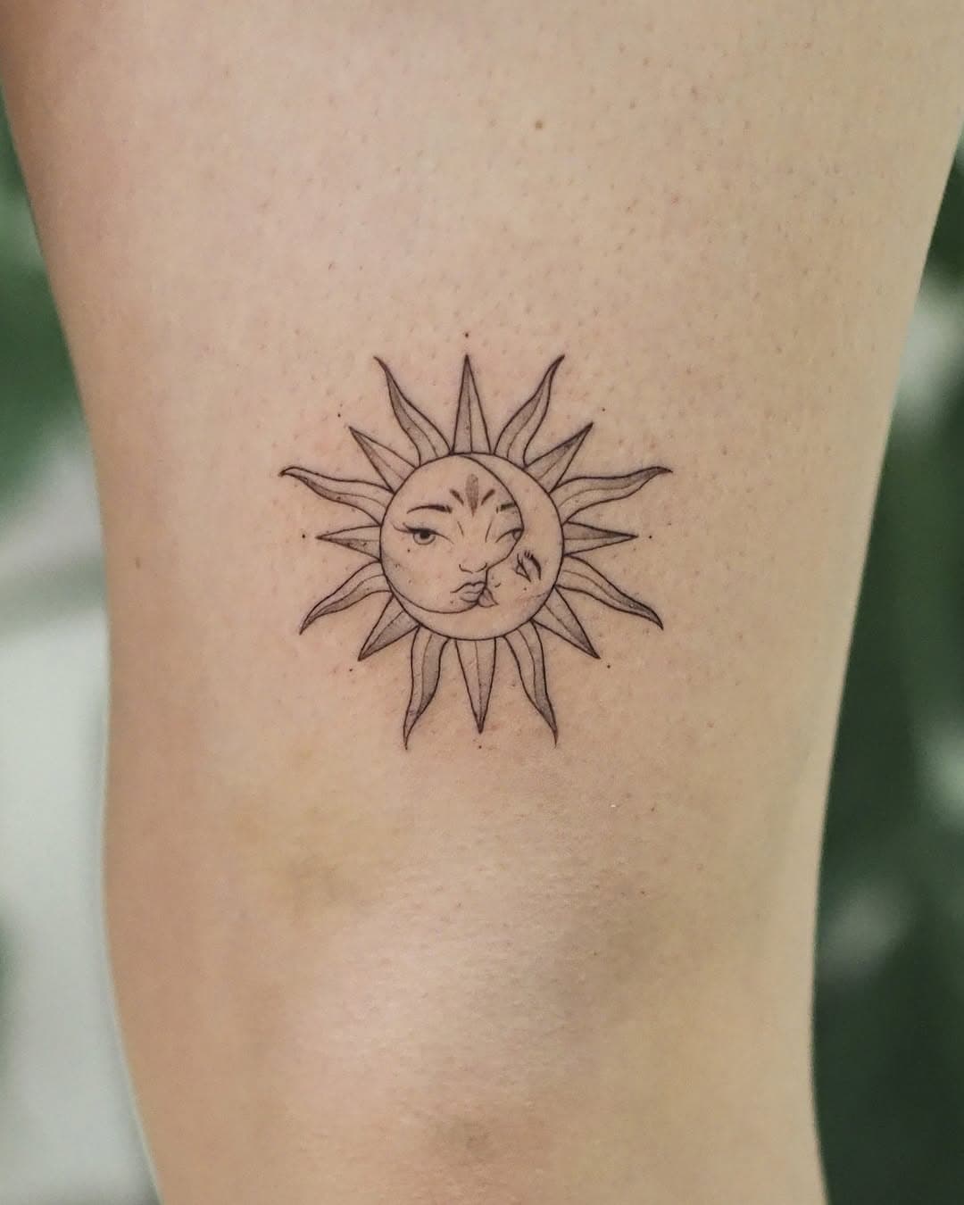 sun & moon composition ✨

#fineline #linework #tattoo #inked #wertheim #germany #würzburg #smalltattoos #tattooinspiration #tattooideas #tattooartist #artwork #blackwork #finelinetattoo #art