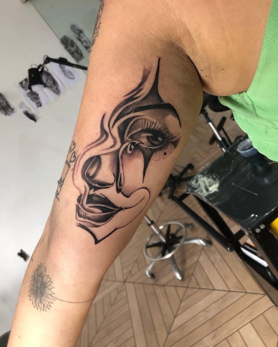 Trabalho realizado pelo artista @estrellatattoo 
Agende seu horário: (61) 98152-6064

#aguaslindas #aguaslindasdegoias #aguaslindasshopping #aguaslindasgo #taguatinga #ceilandia #saopaulo #riodejaneiro #inkmaster #tattoolife #tattoobr #tattooink #tatuagembrasil #tattooja #tatuagembrasil #blackandgreytattoo #cristalina  #cristalinagoias #cristalinago