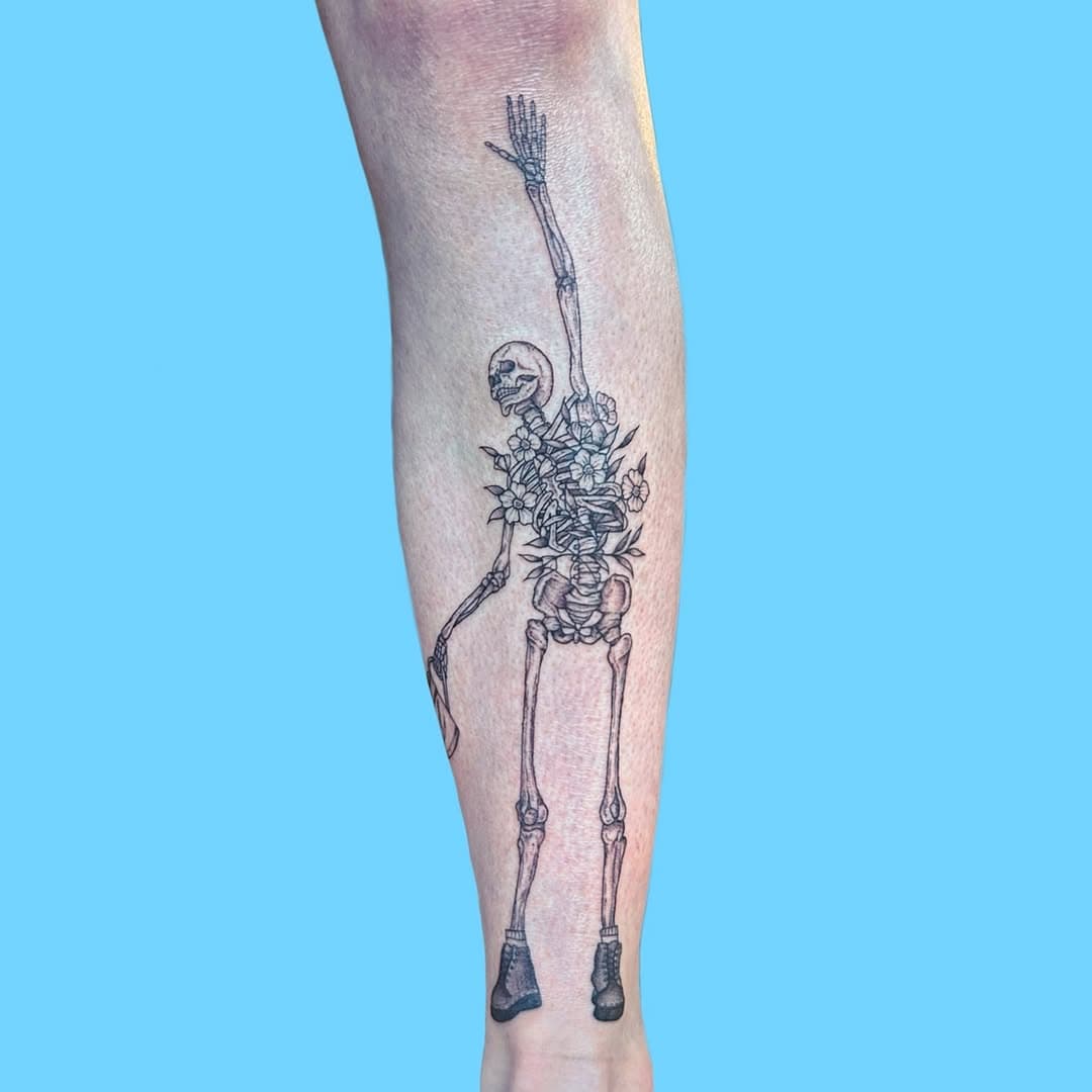 Start of Cats skeleton leg 🦵💓 #finelinetattoo #femaletattooartist #londontattooartist #tattoolondon #london #linework #delicatetattoo #skeletontattoo