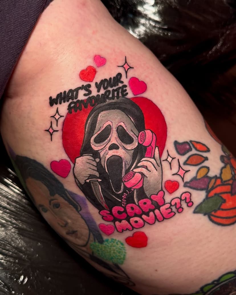 kudos to Lea who got this banger dangerously close to her knee ditch today. sorry 😂🩷 

I am currently taking bookings for february - may. please submit all enquiries via the form on my website. thank you! 🩷

made @thedollhousebtn 💗

#brightontattooartists #brightontattoo #femaletattooartist #brightontattooartist #screammovie #screamtattoo