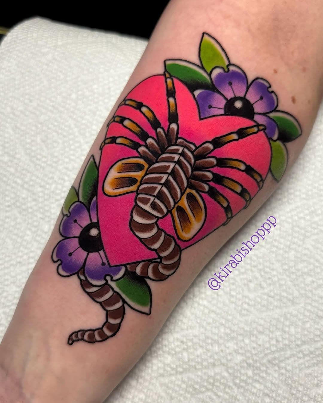 Just a hug 👽🩷🦂 @dovetailtattoo 
⛓️NOW BOOKING MARCH/APRIL⛓️ 
.
.
.
.
.
#facehugger #facehuggertattoo #alien #alientattoo #ridleyscott #facehuggers #colortattoos #colortattooartist #atxtattoo #atxtattooartist #austintattooartist #austintattoo #texastattooartist #texastattooer #ladytattooer #ladytattooers #femaletattooer #femaletattooers #traditionaltattoo #traditionaltattoos #atx #austintx #austintattooshop #brighttattoo #boldtattoos #boldtattoo #booksopen #horrortattoo #horrortattoos #tattoos