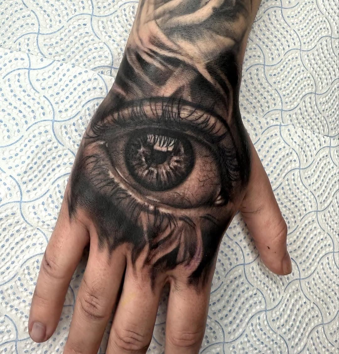 Eye really like this one done by Imogen earlier this week!

What do you think? 

👀