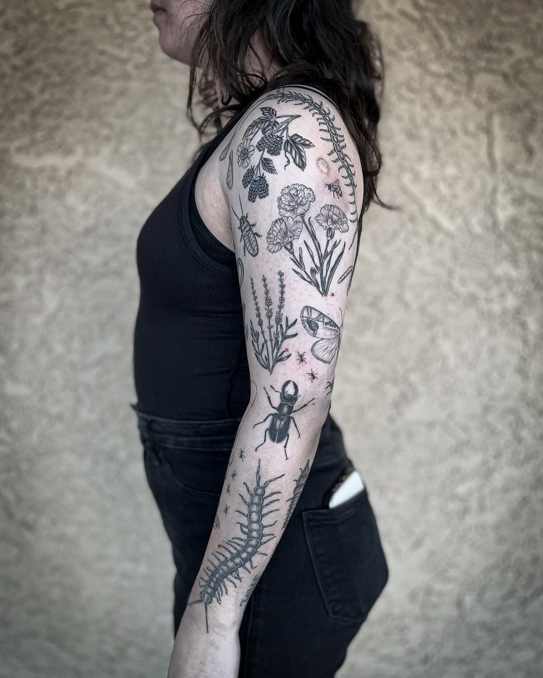 Yesterday we completed Marinna’s entomology sleeve. 4.5 sessions, 27 hours, 19 bugs and 220 legs (yes, I counted them) this is the finished result and I couldn’t be happier! Thank you to my wonderful client for her enthusiasm, commitment and trust. It was a dream project and collaboration ✨

Made at @blacksacramenttattoo 

All tattoos by me except tiny dagger and “love” script 

#insect #entomology #bugs #tattoo #sleeve #botanical #nature #tattoosleeve #patchwork #fineline #blackandgrey #tattoos #tattooart #insecttattoo #floral #floraltattoo #tattooing #patchwork #patchworksleeve