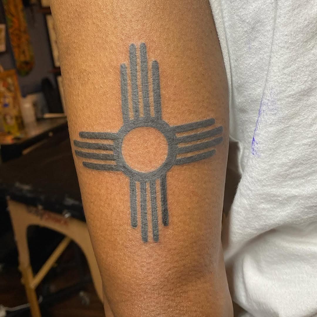 New Mexico flag for Terry! Thank you so much! 
.
.
.
.
#noodlestattooshop #warrenville #naperville #chicago #illinois #chicagosuburbs #traditionaltattoo #americantraditional