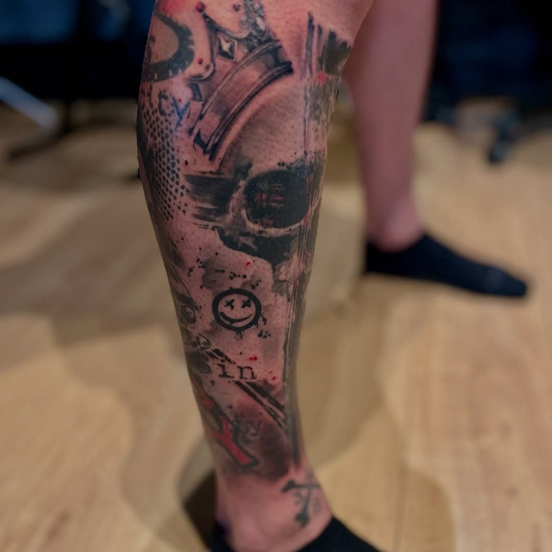 Almost evening is few years healed, costume design @knowhowtattoo #tattoo #tattoos #tattooart #ink #inked #inkedup #skull #skulltattoo #legtattoo #crown #roulette #blacktattoo #red #black #knowhowtattoo #uk #portsmouth #portsmouthtattoo #viktordimitrovart #bg #artist #tattooartist #love #art #тату #татуировка #татуаж