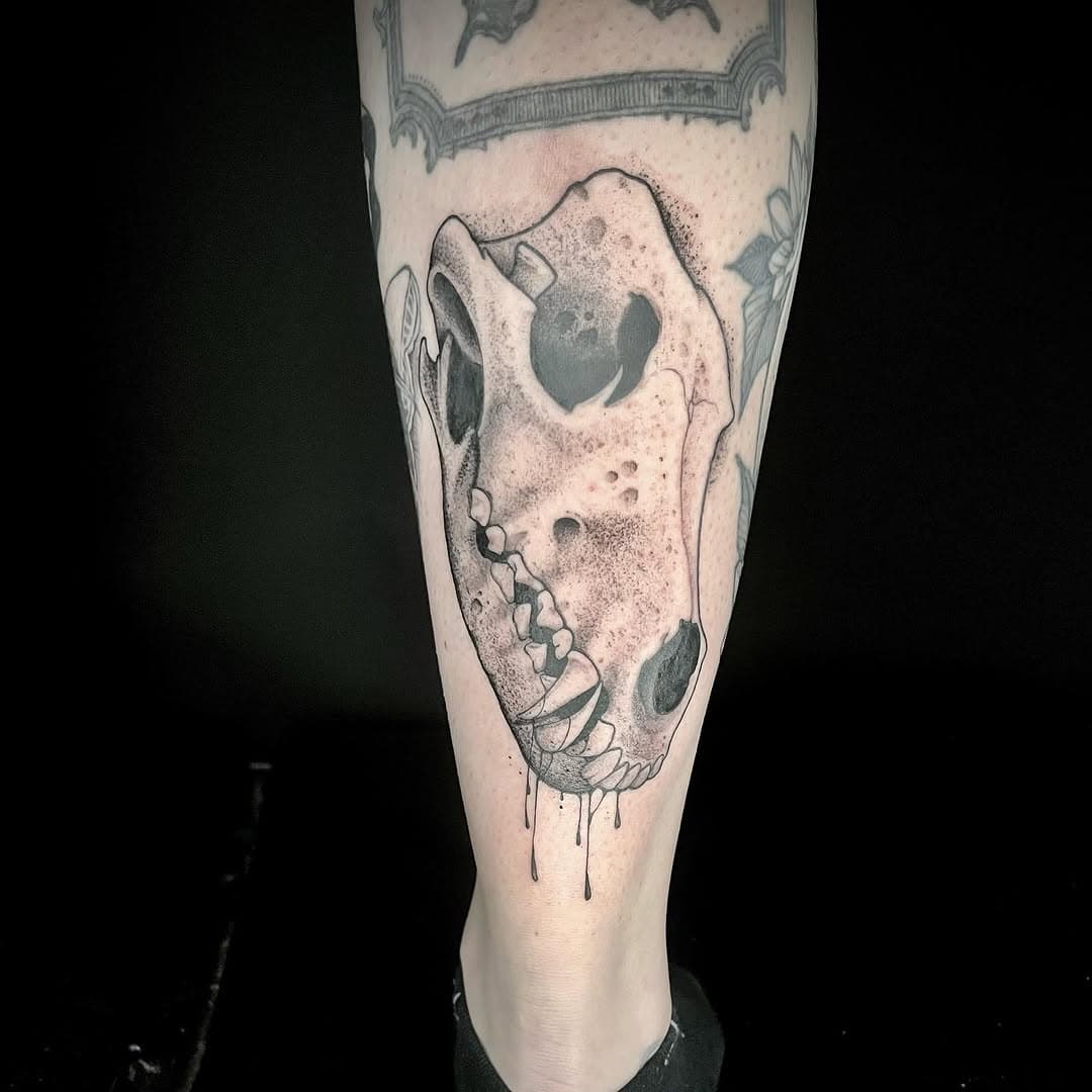 Wolf skull to fill the gap to book an appointment or enquire drop me an email on 
Georgemarsden1@hotmail.co.uk 
Tattooed @strongholdtattoo 

#cardifftattoo #tattoocardiff #blackworkcardiff #blackworktattoo