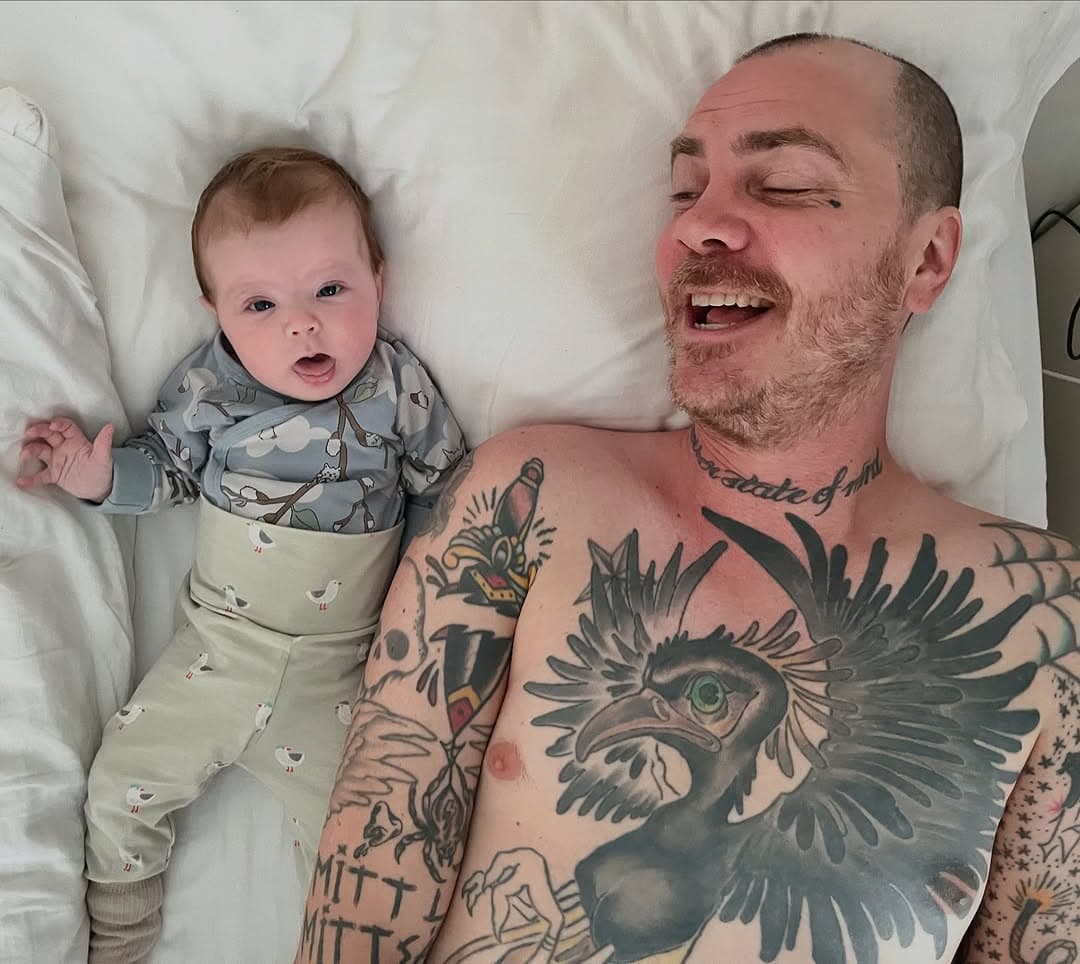 Yes, sometimes i just have to be silly and post pictures of my husband and daughter❤️🤗❤️🤗 also, chesttattoo done by me