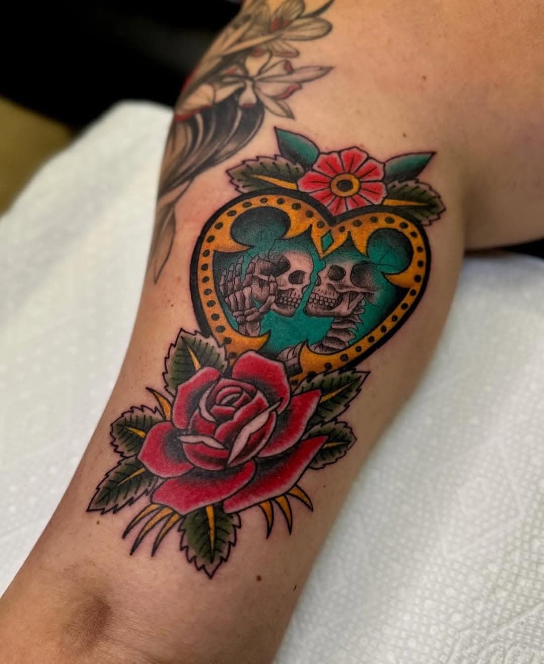 Traditional ‘lovers’ piece done by @kam_sumdiff 

.

#longislandtattoos #longislandtattooshop #longislandtattooartist #newyorktattoo #newyorktattooartist #newyorktattooshop #tattoo #tattooshop #tattooartist #davincitattoo #traditonaltattoo