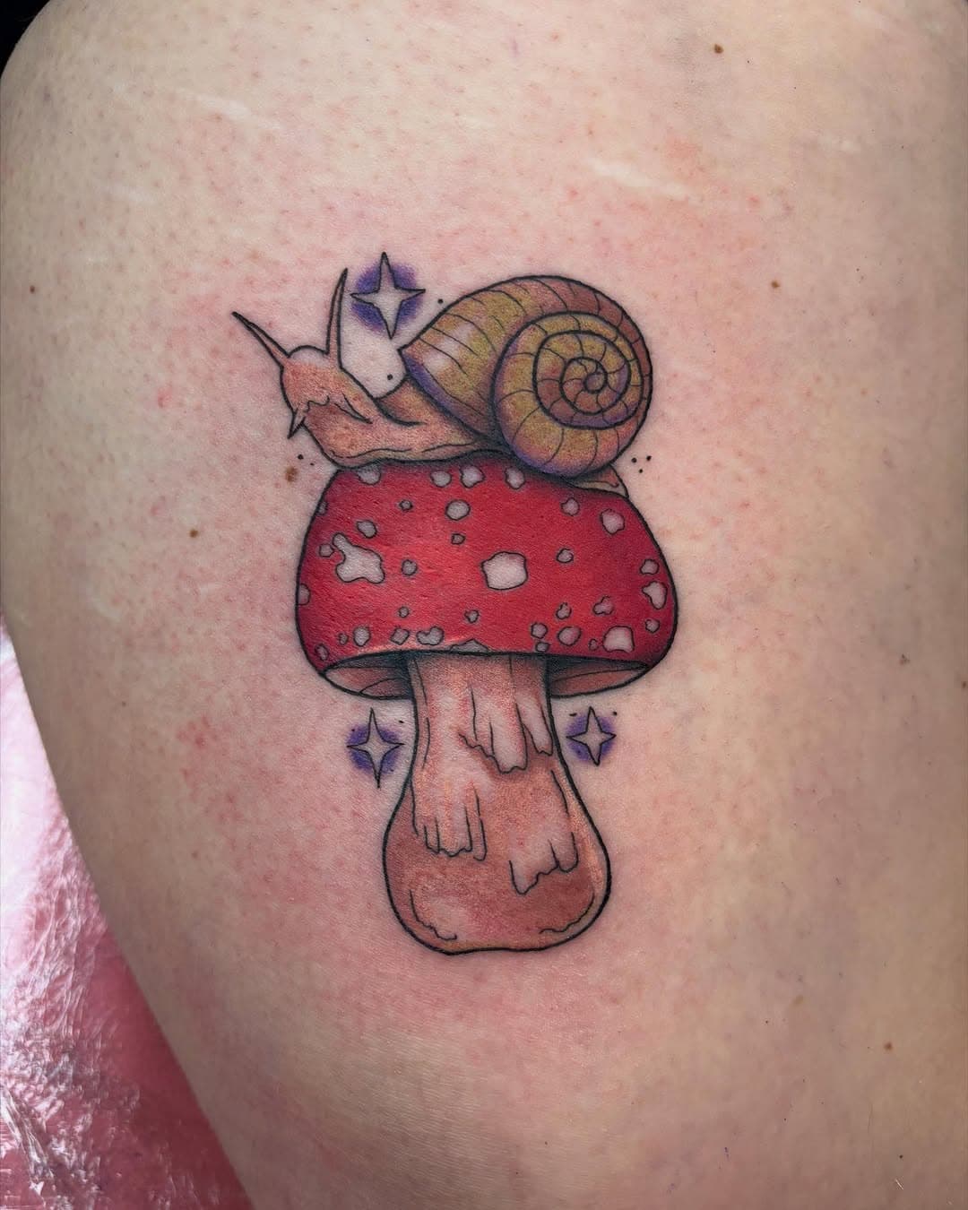Cute lil mushy from my flash done today as a walk in ! Thanks Emilia 🩷🍄