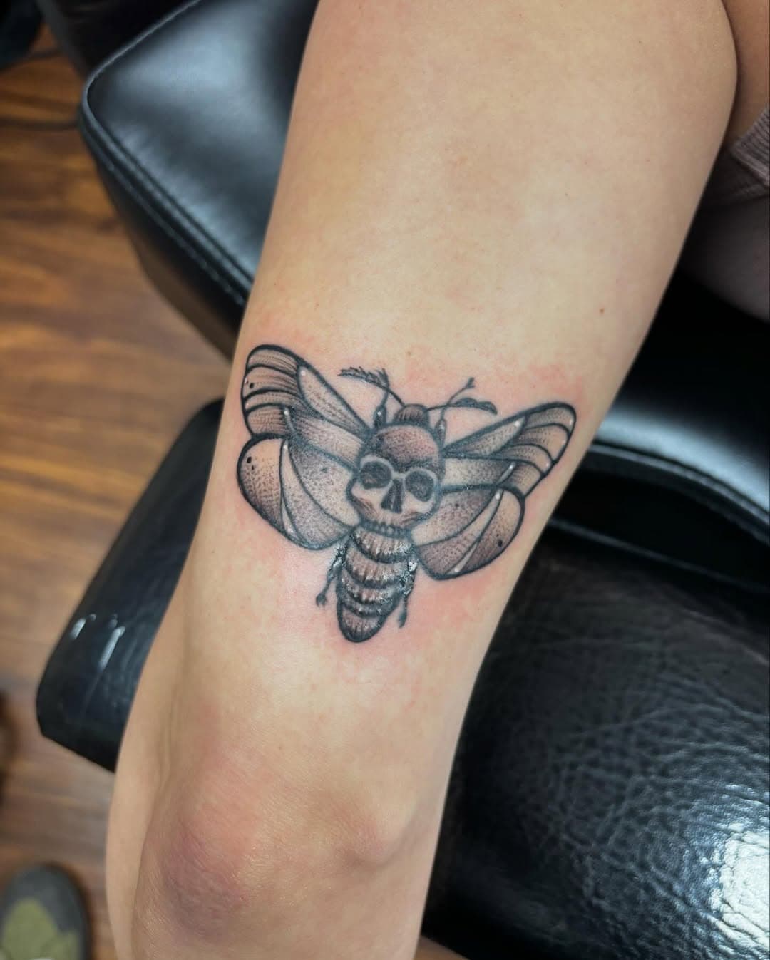 Rework / fixer upper
•
•
•
#deathmoth 
#tattoosbyjerrycross #colortheorytattoo #floraltattoo #flowers #flowertattoo #floral #girlswithtattoos #birthflowertattoo #lombardillinois #villapark #villaparktattoo
#lombardillinoistattoo #lombardtattoo
#chicagosuburbstattoo #chicagosuburbstattooshop
#chicagosuburbtattooartist
#chicagosuburbstattooartist #tattoo #tattooshop #tattooartist