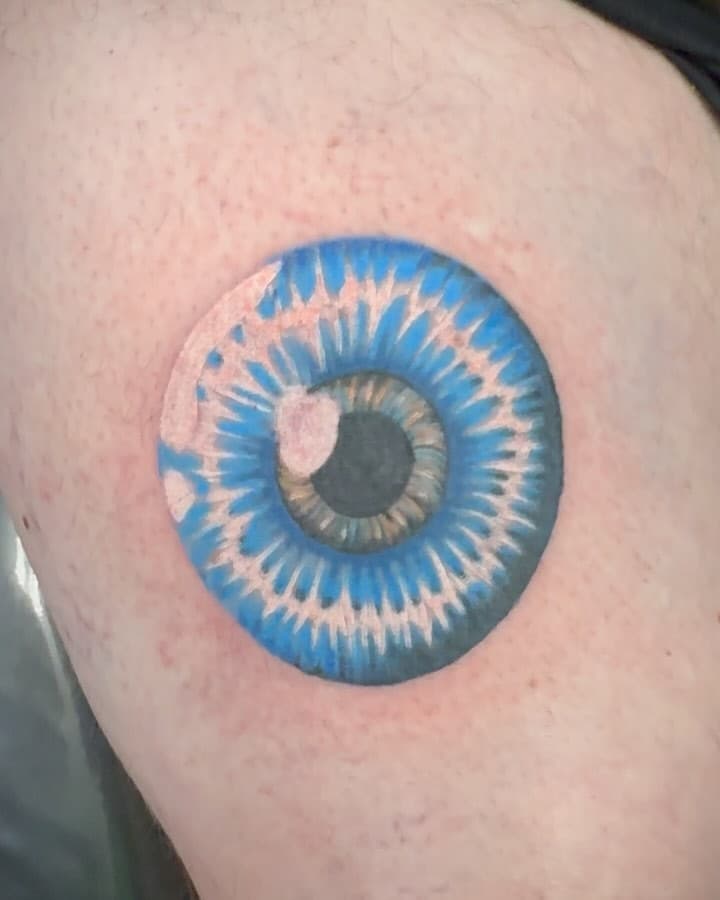 I did this giant eyeball. #eye #eyeballtattoo #eyetattoo