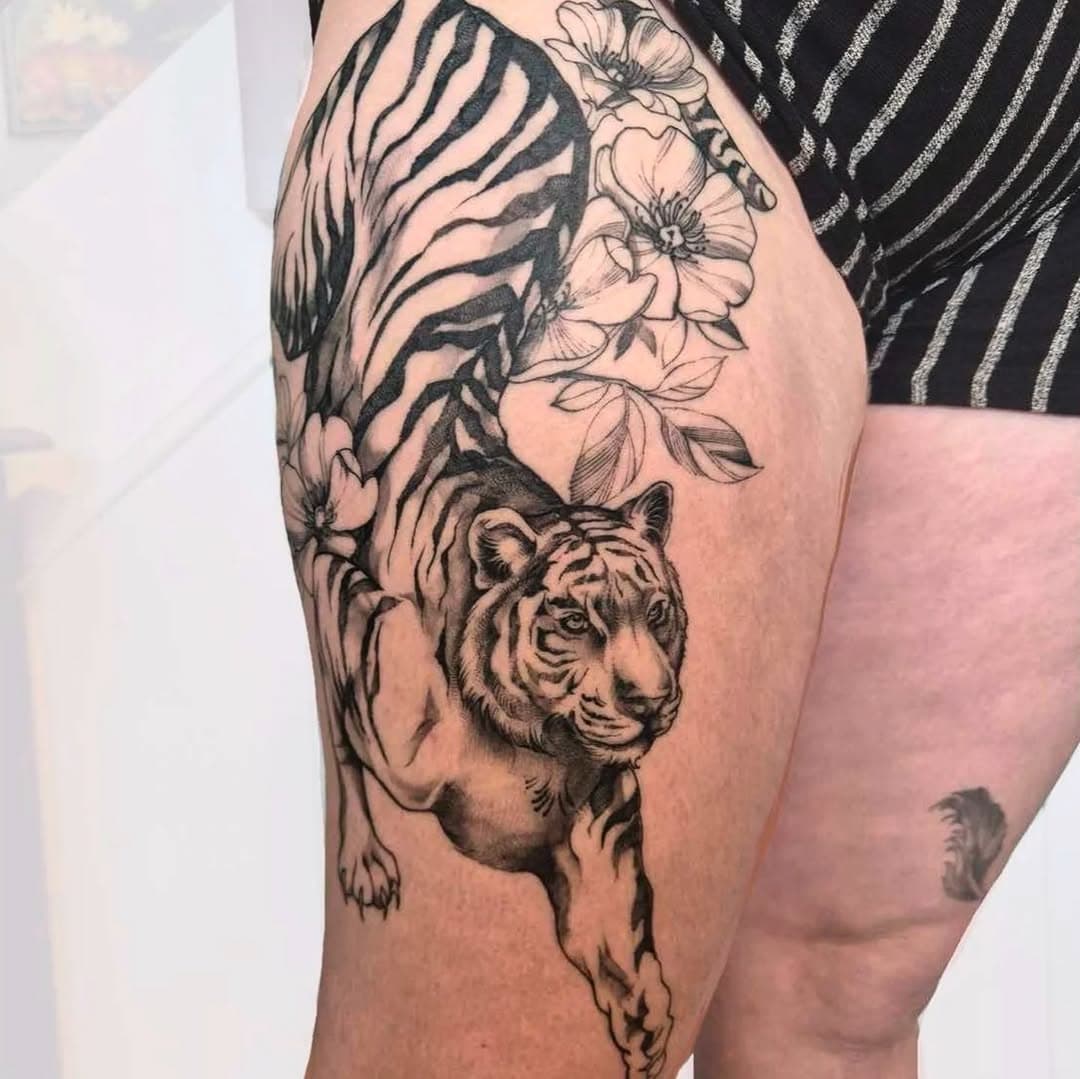 Healed Tiger for Ishbel. 
Planning some more similar pieces like this for the next flash drop. Let me know what else you would like to see 😌

#tattoo #tiger