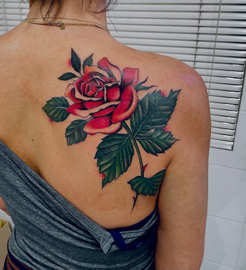 Non semplicissima #coverup per Laura🙏🏻🌹💐 info e Bookings in DM , 
📞whatsapp 3332124503☎️ ..mi trovate tutti i giorni al 
👉LEFTHANDSTUDIO 👈 via Bepi Romagnoni 63 00125 Roma. 

#rosetattoo #classic #tattooing #top #topclasstattooing #bestoftheday #roma #traditionalart #traditionaltattoo #romance #colortattoo #romasud #tattooroma #tattooperugia #perugia #tradtattoos #tatuaggio #tatuaggi #truelove #roses #rosa #girl #girls #besttattoos #tattoolifestyle #tattoolife