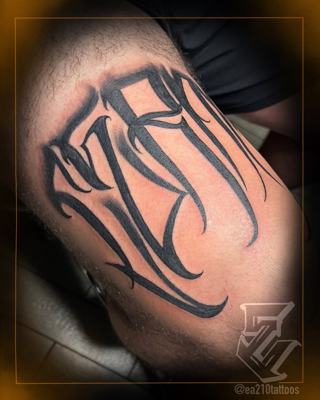 🔶Flared out lettering🔶 one of my favorite styles to do!! 💯🤘🏽 Dm if you would like to get book. Happy Sunday funday👊🏽👊🏽👊🏽 #sanantoniotattooshops #letterstattoo #flared #graffiti #tattooshop #tattoos #fyp #fypシ #dm 
.
.
.
.
#sanantoniotattoos #texastattoo #customtattoo  #sanantoniotattooartist #sanantoniotattooshop #tattooer #tattooed #tattooist #tattooart #utsa #austintattooshop #blackandgreytattoo #tattoo #tattoos #tattooed #tattedup #ea210tattoos