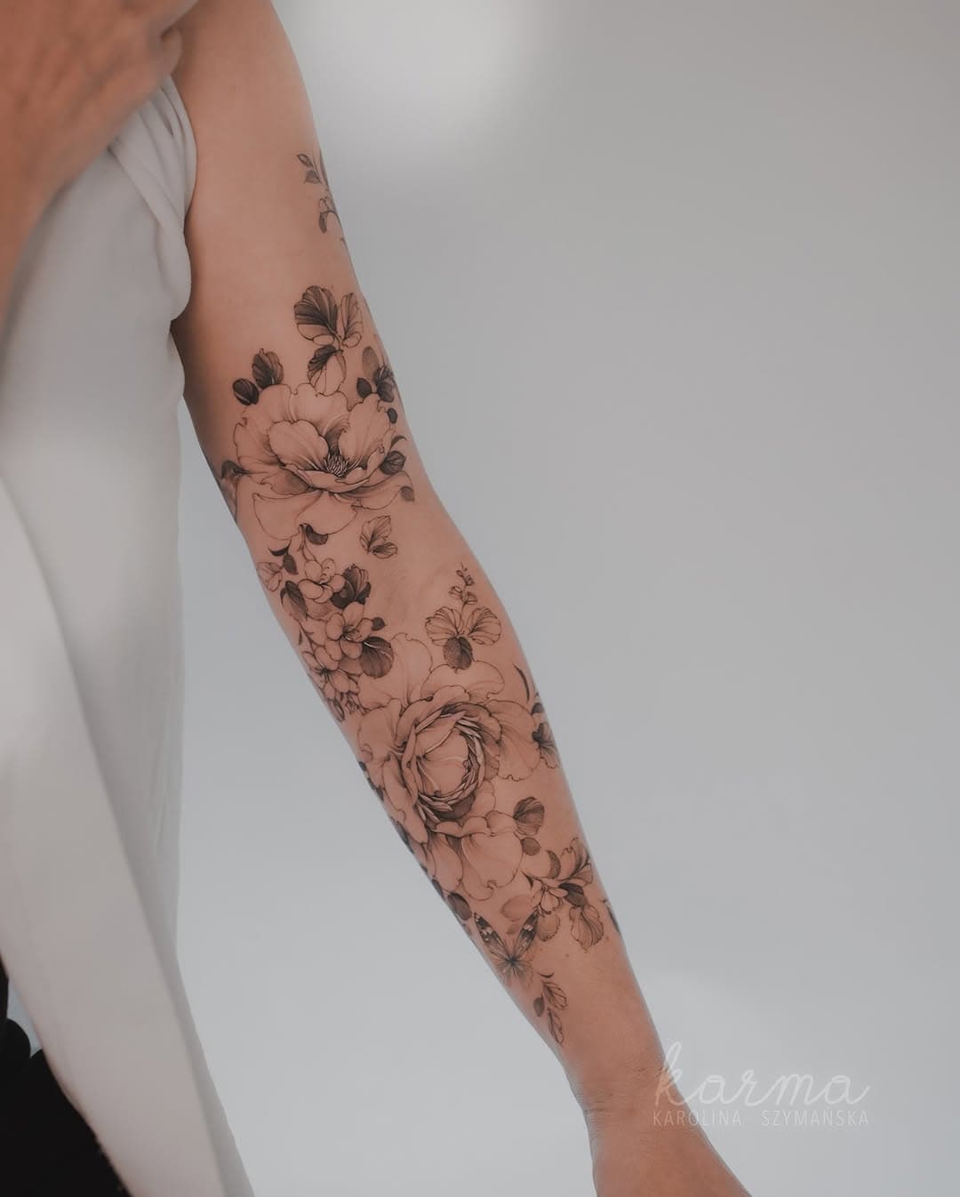 Floral tattoo style