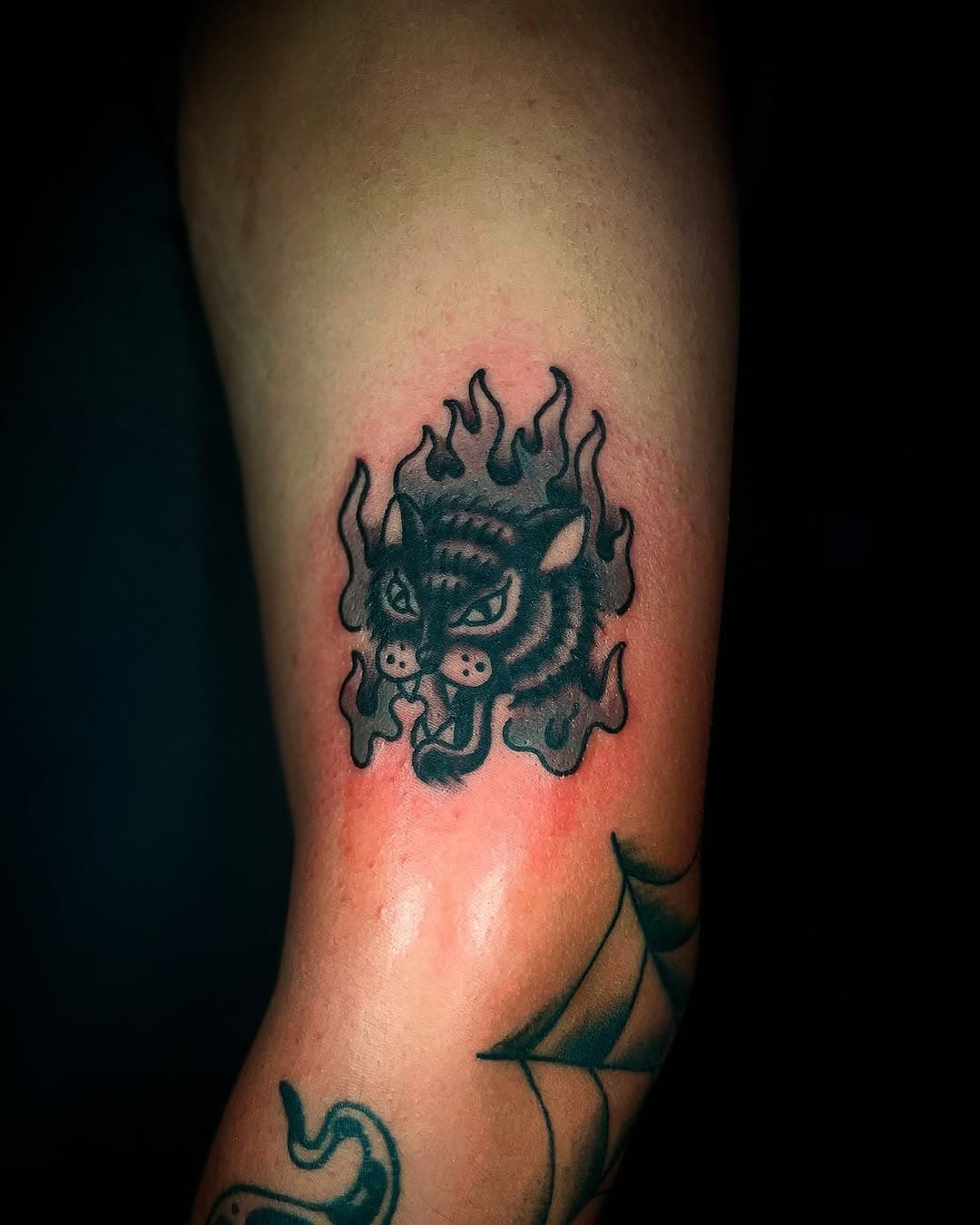 Dope fiery cat I got to do on my homie John
HMU I have ton more dope flash pieces!
I work Thursday-Monday @sandstattoo 
.
.
.
.
.
.
.
#tattoo #tattoos #tattooshop #tat #tattooflash #cattattoo #flametattoo #traditionaltattoo #traditionalart #blackandgreytattoo #art #traditionaltattooartist 
#dallastexas #dallastattooartist #texastattooartist