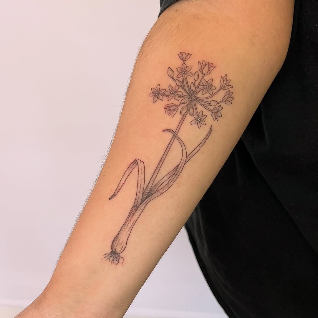 allium for radhika who’s favourite alliums are:

- raw spring onions
- garlic
- red onions
