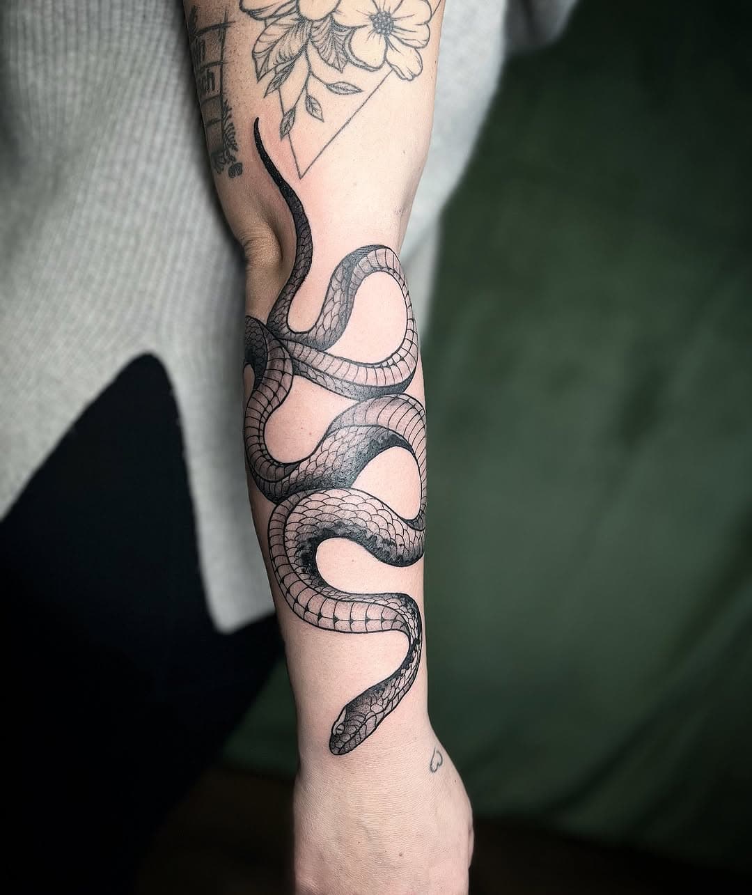 🐍 Hab noch Termine im Februar frei. Meldet euch schnell und schnappt sie euch 💪🏽
.
.
.
.
#tattoo #tattoos #tattooed #snaketattoo #snake #blackwork #blackworktattoo #blackngreytattoo #mannheim #heidelberg #heddesheim