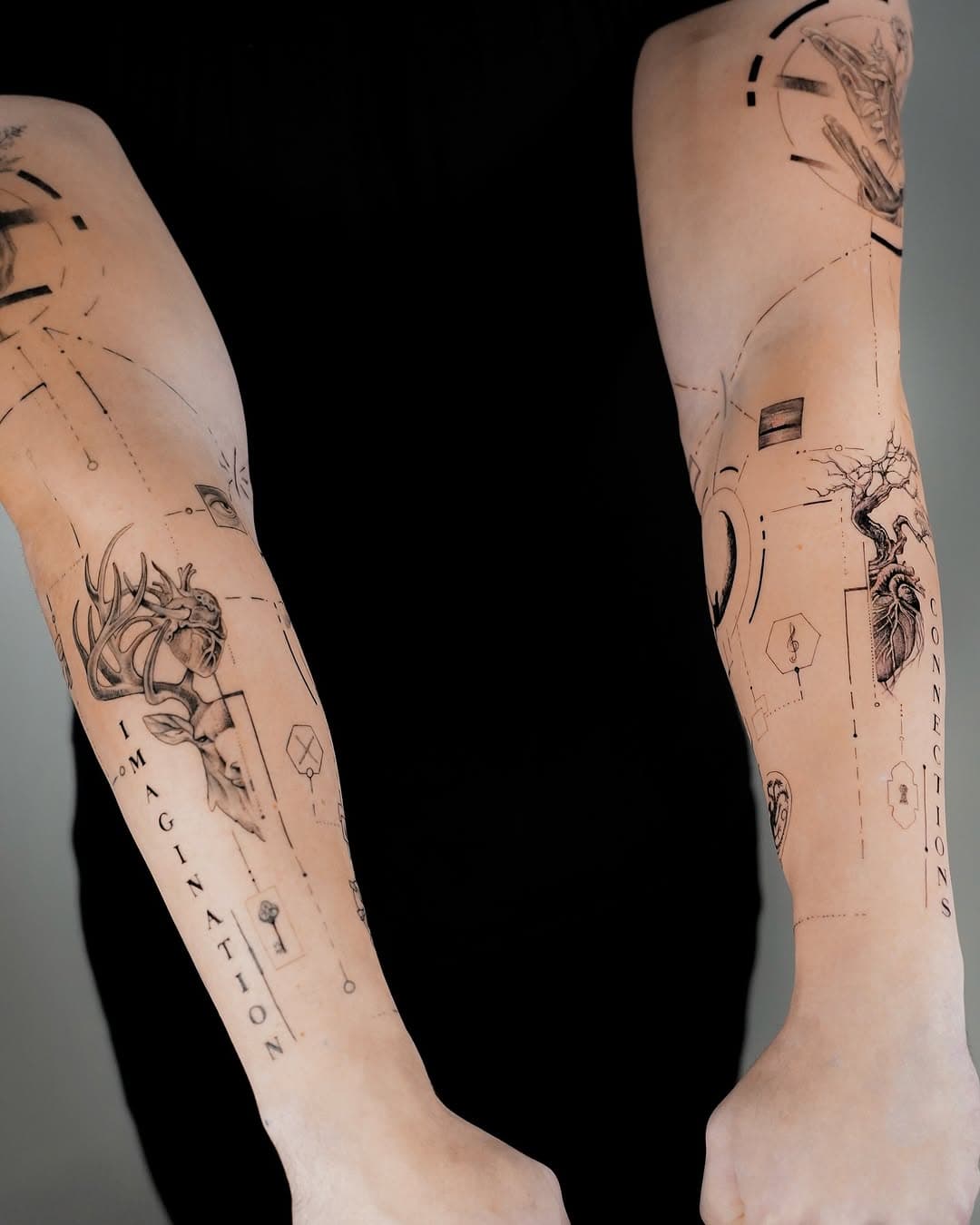‚ 
ˢⁱᵐᵉᵗʳʸ_simetry

unglaublich aufwendiges projekt beide arme symetrisch mit entgegengesezter beseutung zu entwerfen, aber wir haben es geschaft und ich freue mich das es optisch so beeindruckend ist wie wir es uns vorgestellt haben.

————-

incredibly complex project to design both arms symmetrically with opposite positions, but we managed it and I’m happy that it’s as visually impressive as we imagined.

#symetry #minimaliste #meaningfultattoos #meaningfuljewelry #geometrictattoo #linetattoos #hearttattoos #treetattoo #bodytattoos #sleevetattoos #firsttattoos #smalltattooideas