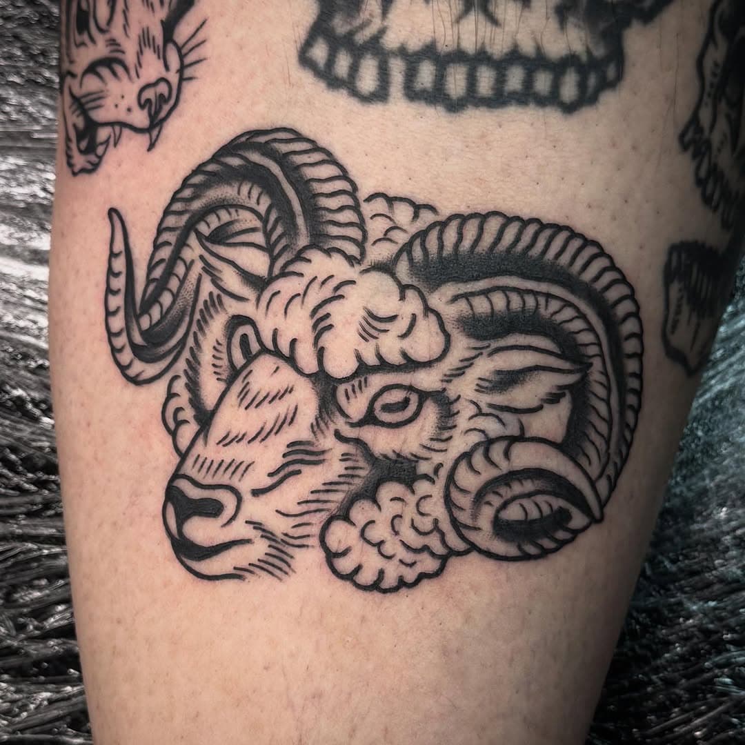 Little ram tattoo from my flash made for Dan at the end of last year I forgot to post an image on my grid.
I’m getting quite bad at posting images recently but I try to remember to post everything as stories when they happen.