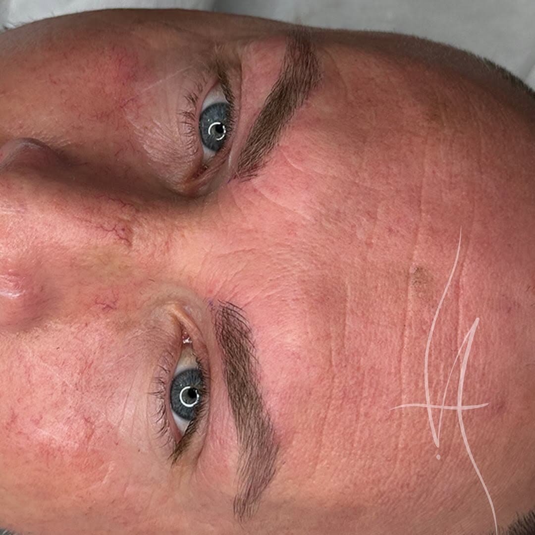 #PermanentmakeUp#illusiontattomakeup#malemakeup#guyeyebrow#naturalcolours#microbladingtech#naturaleyebrown#girleyebrow#hairtohair#
.
.
.
Artist:Natascia Nigro 

@permablend_pigments 
@sknworksuk  always helps
@appletattoolab