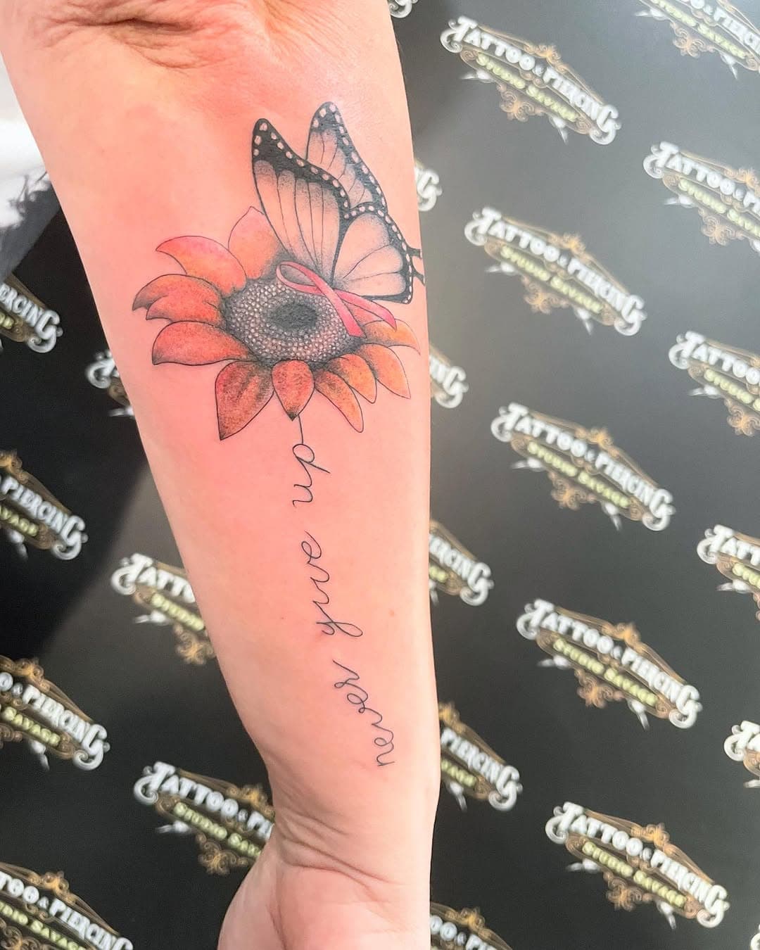 per info e prenotazioni : 3405465988.  #tattoo #tattoo  #tattooed #tattooist #tattoo #tatuaggio #girl #girasoletattoo #scrittatattoo #tattoostyle #tattoomodel #tattooer #tattooideas #tattooart #realistictattoo #finelinetattoo #inktattoo #inked #ink #inklife #inkart #inkgirl #inkedgirls #savagetattoo #bresso #nigurada #cormano