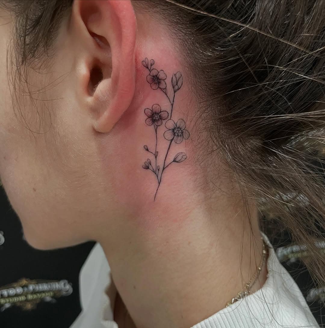 per info e prenotazioni : 3405465988.  #tattoo #tattoo  #tattooed #tattooist #tattoo #tatuaggio #girl #girasoletattoo #fioritattoo #scrittatattoo #tattoostyle #tattoomodel #tattooer #tattooideas #tattooart #realistictattoo #finelinetattoo #inktattoo #inked #ink #inklife #inkart #inkgirl #inkedgirls #savagetattoo #bresso #nigurada #cormano