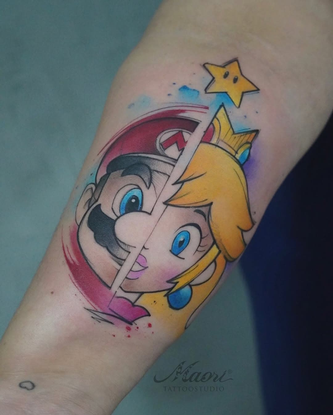 Trabalho realizado pelo Tatuador @felipebernardestattoo .

#game #nerd #nintendo #supermariobros #aquarela #felipebernardestattoo #tatuagem