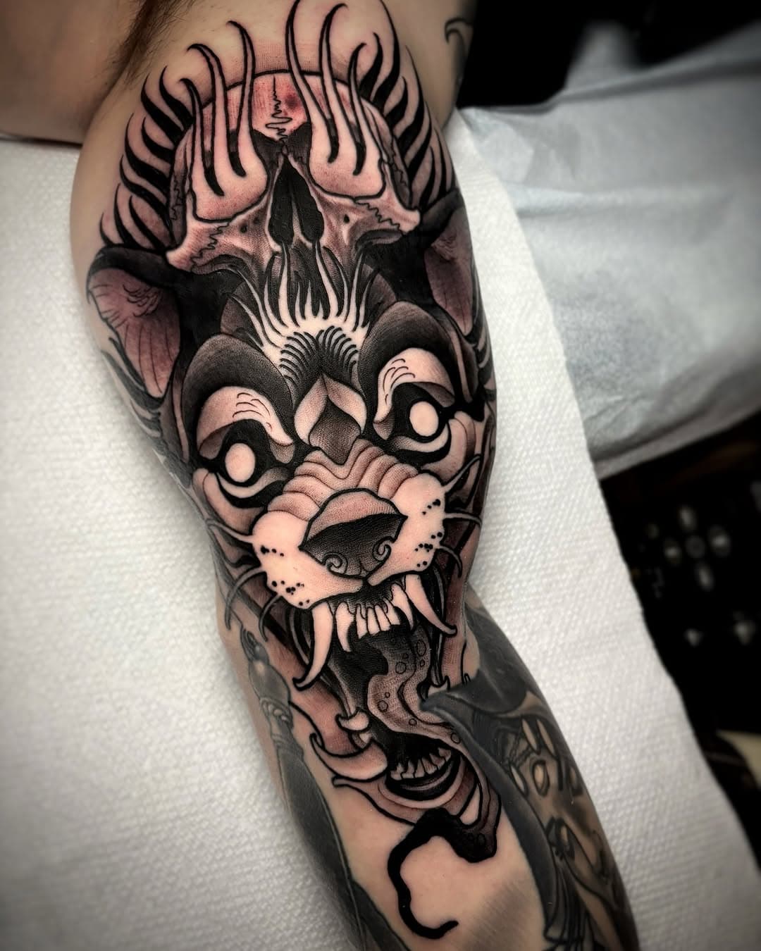 Big bad wolf for big bad Kyle! 🐺 
.
.
.
.
#tattoo#tattoos#grimtattoo#jeffsaunders#tattooart#tattoosnob#tattooworkers#philly#phillytattoo#eastcoast#freshlyinked#inklife#skinartmag#inkedmag#eternalink#bishoprotary#wolf#wolftattoo#neotrad#neotraditional#blackandgrey#black#blackwork#blackworkers