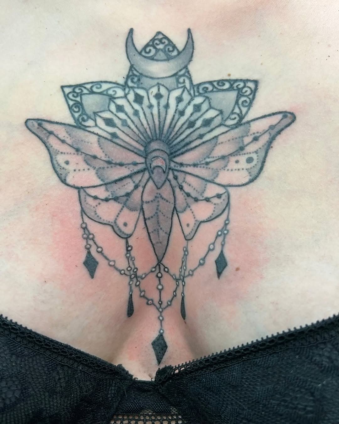 Mandala and moth #scarletmoontattoos #stauntonva #margarethurtme #shenandoahvalley #femaletattooer #femaletattooartist #tattoo #tattoos #allegoryink #blackandgraytattoo