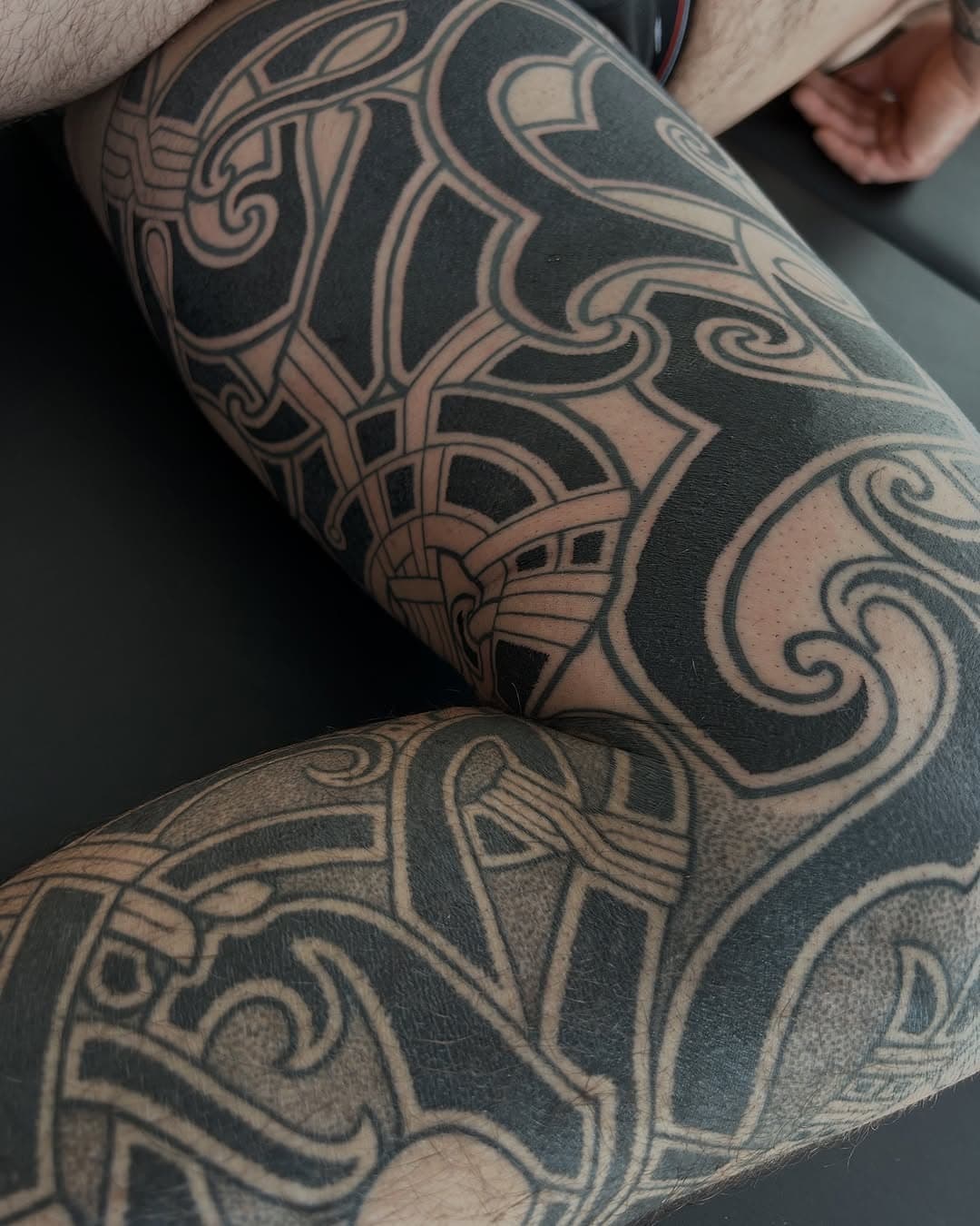 Here is a section of this Godmask leg, done for Greg.
@ancientmarks Melbourne.
I’m always down for a godmask.

Due to a cancellation, this Friday is available.
DM to book in.

#nordictattoo #norsetattoo #vikingtattoo #godmasktattoo #vikingtattoomelbourne