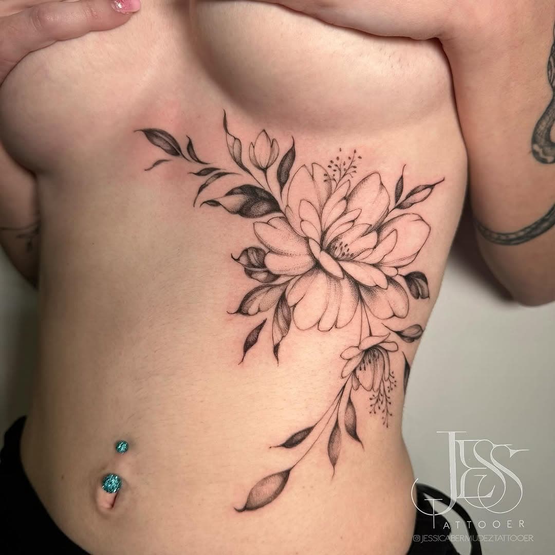 •FLOWERS•
.
.
.
#underboob #wildflowertattoo #ribtattoo #flowertattoo #blackink #finelinetattoo #blackandgreytattoo #ink #tatuaggio #tatuaje #inkedmen #tattoodo #insaneink #instdaily #artoftheday#inkstagram #inked #radtattoos #inkedmag  #tattoolifemagazine #tattooistartmag #blackink #blackwork #jessicabermudeztattooer #bocanegra_family