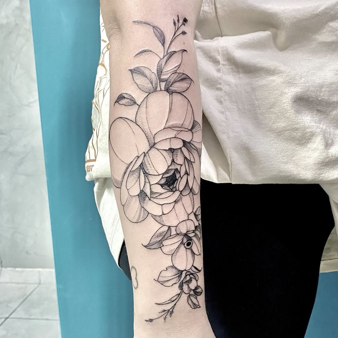 E rolou esse lindo trabalho, espero que curtam, muito obrigado pela a confiança e espero que curtam e gostem!!! Av. Marechal Floriano Peixoto 180 sala 1 - Centro 
 Watt’s 981464739 
E-mail guedestattoostudio@gmail.com
#guedestattoostudio #tattoosjc #sjc #sjctem #sjcampos #sjcam #sjctattoo #tattoo  #tattoist #tattooart #tattooartist #tatuagensfemininas #tatuagensdelicadas #tattoofeminina #tattoodelicada #inked #inkedgirls  #finelinetattoo #fineline #tattoosinspiradorass #novastattoos #tattoosarte #tattoosbrasill #tattoo2me #revistatattoobrasil #viperink #tattoonovale #xnettitan #xnetattoo