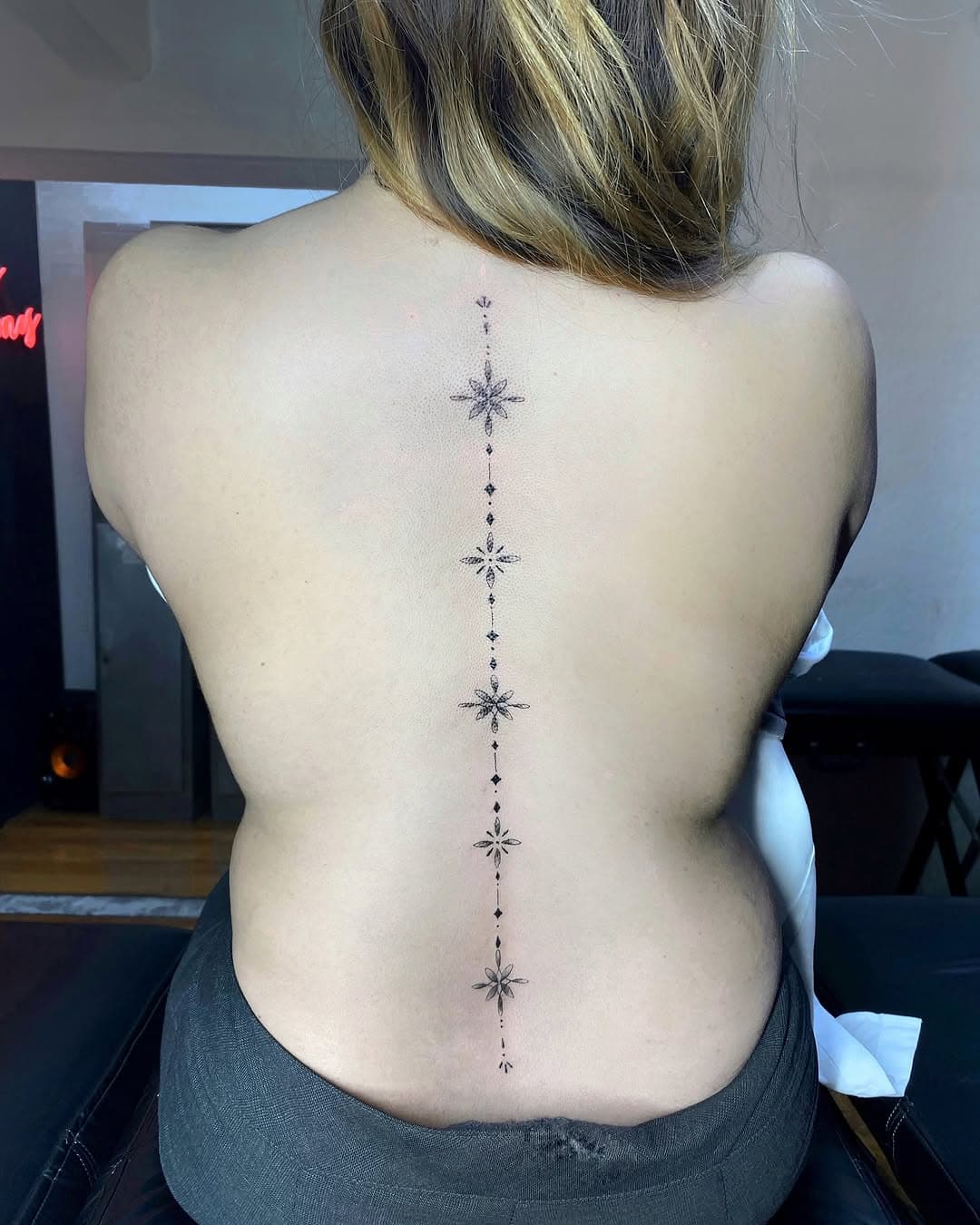 Tatuaje para Angy 🫰🏻✨ 📍CDMX- Metrobús Reforma
.
.
.
#tatuajes #tatuajesmexico #tatuajescdmx #cdmx #cdmx #cdmx #cdmxtattoo #tatuajesmujeres #tatuajeslineafina
#tatuadoracdmx
#reformacdmx #sanrafaelcdmx #coloniasanrafael
#angeldelaindependencia #tatuadorasmexicanas
#estudiotatuajes #narvarte #coloniadelvalle
#metrobuscdmx
#chilangos #sanpedrodelospinos #auditorionacional