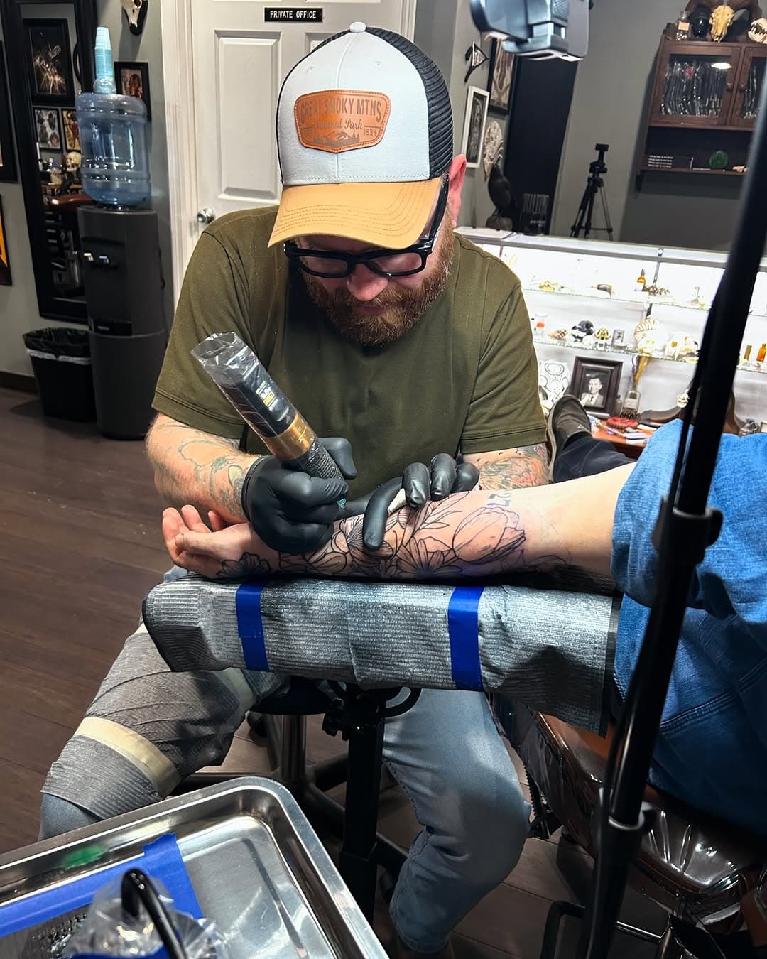 🔥 We’ve got some cool tattoos to show you this week! Come see us in person so our next video features yours! 🤘🏼

📍 Don’t forget about our new location in Spring Hill! Address is at the top of our IG page!