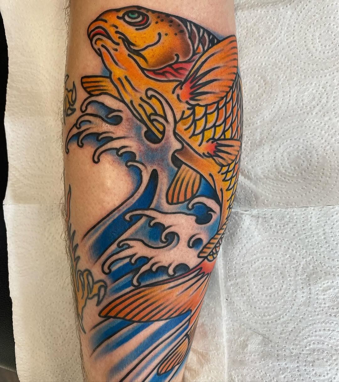 🐟🎏🌊

#tattoo #tattoos #traditionaltattoo #traditionaltattoos #traditionaltattooing #traditionaltattooartist #traditionaltattooer #traditionaltattooit #tattootraditional #americantraditionaltattoo #newtraditionaltattoo #traditionaltattooss #oldlines #boldwillhold #boldtattoos #boldwillholdtattoo @traditionaltattoouk @traditionalstattoos @traditionalstattoos @traditionaltattoo_ @traditionalartist @boldwillhold.tattoo @traditionaltattooink #koi #koitattoo