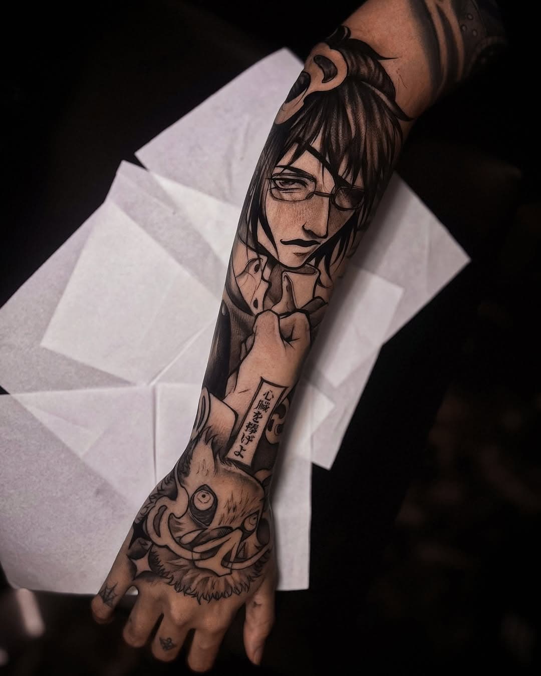 Hange Zoe + Inosuke 
———————————-
Nada a declarar sobre essa combinação exótica akakkakdkakwkksa mas ficou impecável o resultado final né? 
———————————————————————————-
#: #aot #aotedit #snktattoo #shingekinokyojin #shingekinokyojinmovie #tattooattackontitan #tattooinosuke