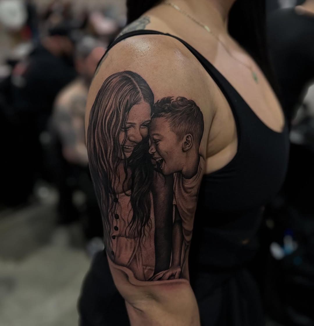 A favorite from @philadelphiatattooartsfestival ✍🏽
Portraits of her son & daughter 😍 @rachel_s622