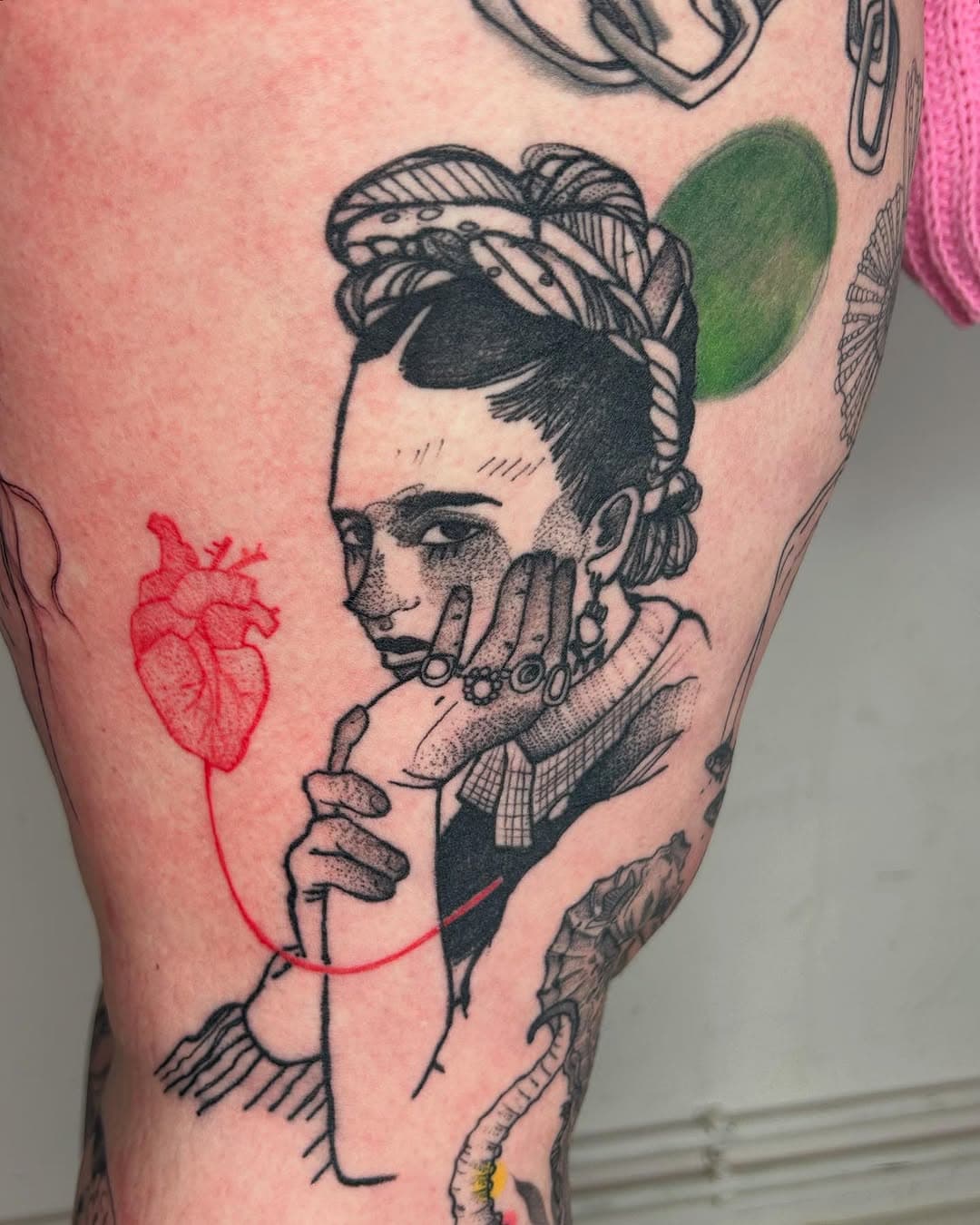 Frida Kahlo wanna do und noch eins meiner flashes - danke Vanessa für alles🩷💚
Gern mehr in diesem Stil!