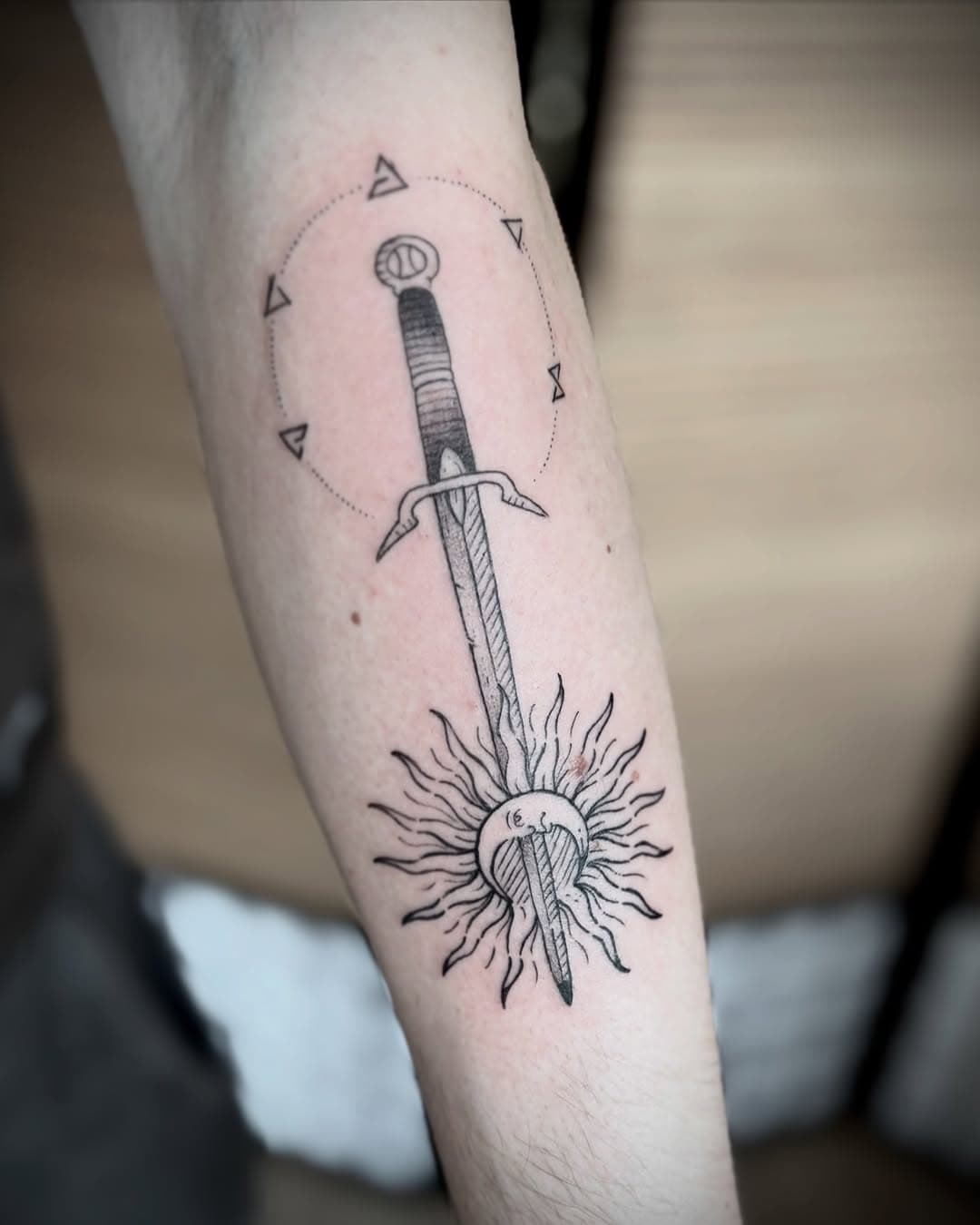 Witcher silver sword for @callum_peer first tattoo 👍
Cheers 🍻 
@etherealtattoouk 

#witchertattoo #geraltofrivia #etchingtattoo #medievaltattoo #blackworktattoos #swindontattoo