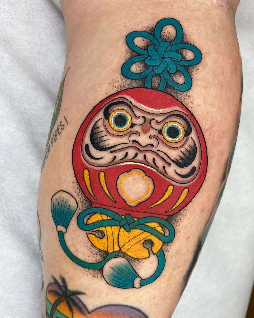 Daruma con flor de ciruelo para @thisismariia 🙏❤️🫶

#daruma  #neojapanese #irezumi #japanesetattoo #darumatattoo #ciruelo #shibari