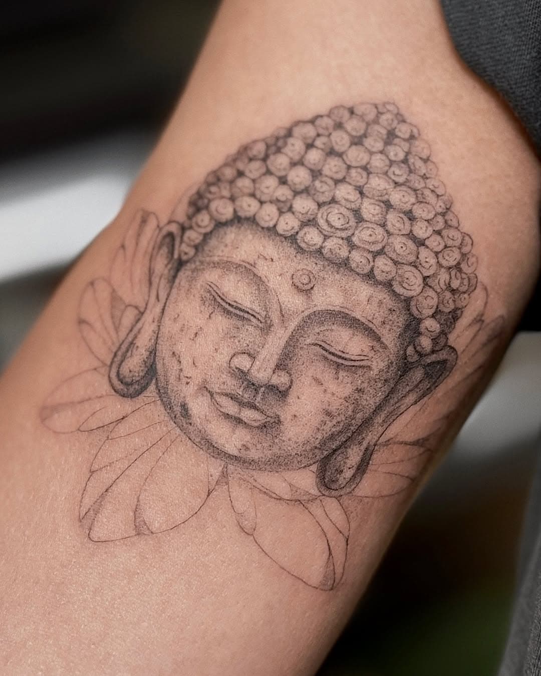 Buda 🪷 para mi bella @gadormar ✨
Mil gracias por la eterna confianza amiga 🤍 

Tattoo realizado en @gangatattoospain 
•
•
•
Dejadme vuestra opinión en los comentarios 🖤

__________________________