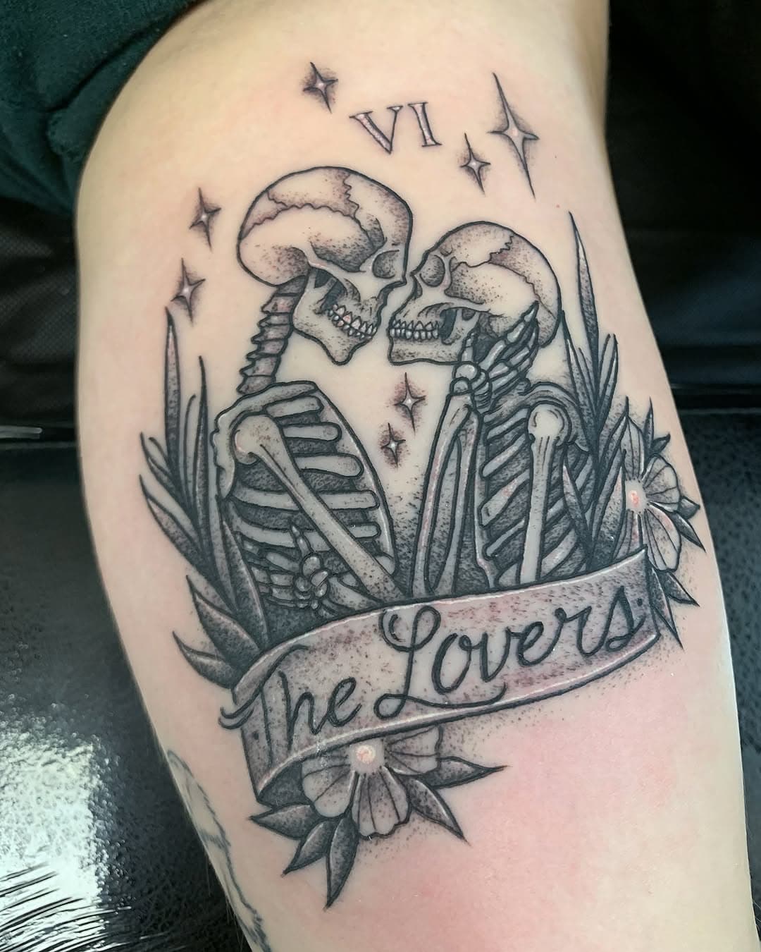 Rendition of the lovers tarot card for my good friend Audrey!
Thank you again for the trust on this one!
.
@blackducktattoocompany 
.
.
.
#tattoo #tattoos #blackandgrey #blackandgray #blackandgreytattoo #blackandgraytattoo #dotwork #dotworktattoo #tarot #tarotcards #tarotcardtattoo #skeleton #skeletontattoo #longisland #longislandtattoo