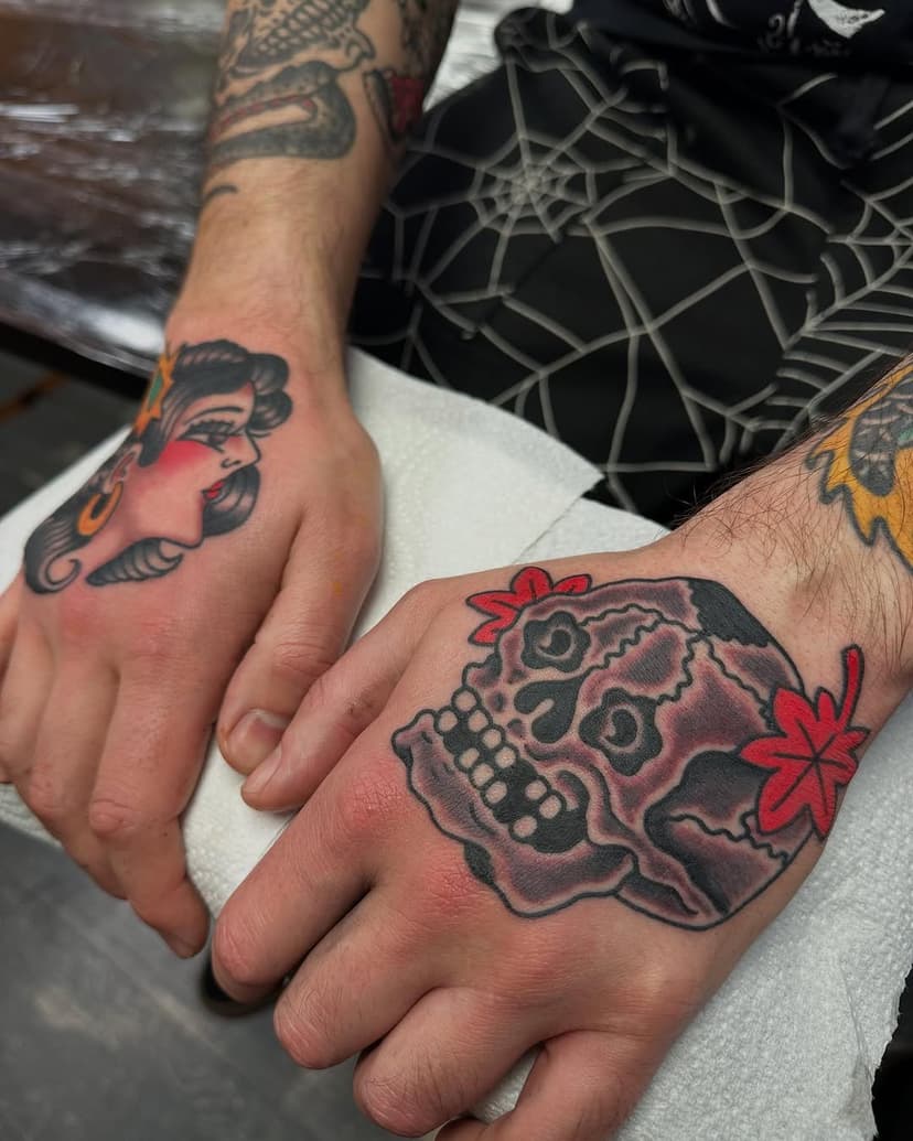 Pair of hands I tattooed today, really enjoyed tattooing these! Done @luckandlovetattoo spaces in April #handtattoos #skull #lady #traditionaltattoos #traditional #luckandlovetattoo #darlington